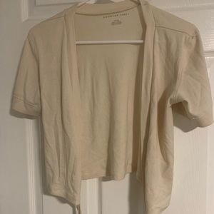 tie around cream t-shirt